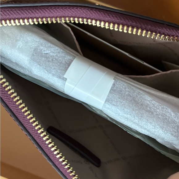 Michael Kors Purse Wallet Set in Deep Burgundy Giftable NIB Rouge Sombre - Picture 5 of 9